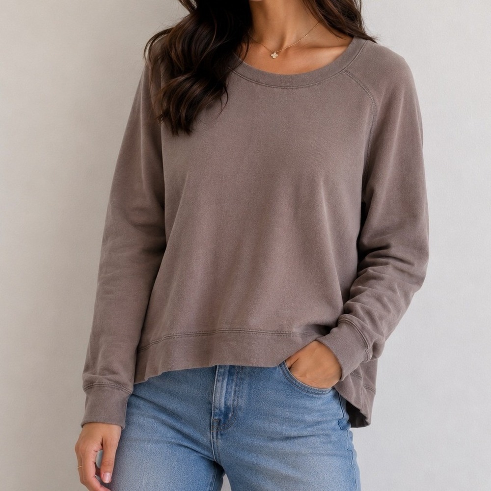 AnyBody Relaxed‎ Crew Neck Sweatshirt Preppy Minimalist Normcore Earthy Luxury